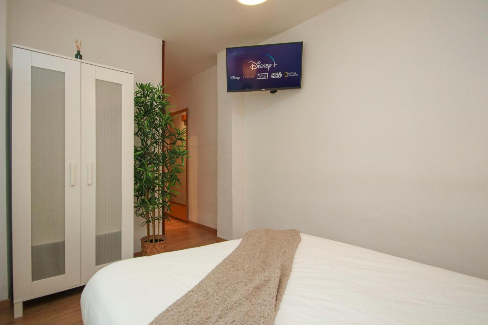 Spacious 2 Bedroom Apt In The Heart Of Triana Севилья Экстерьер фото