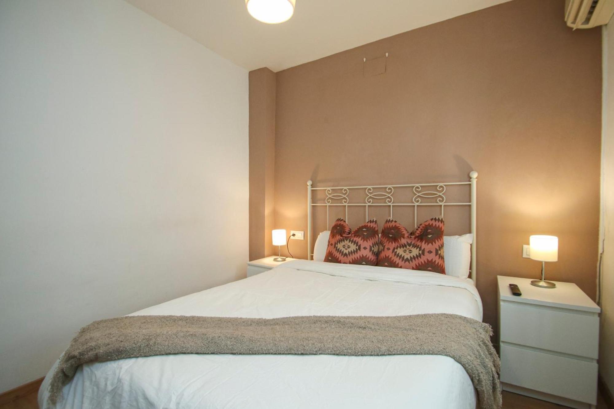 Spacious 2 Bedroom Apt In The Heart Of Triana Севилья Экстерьер фото