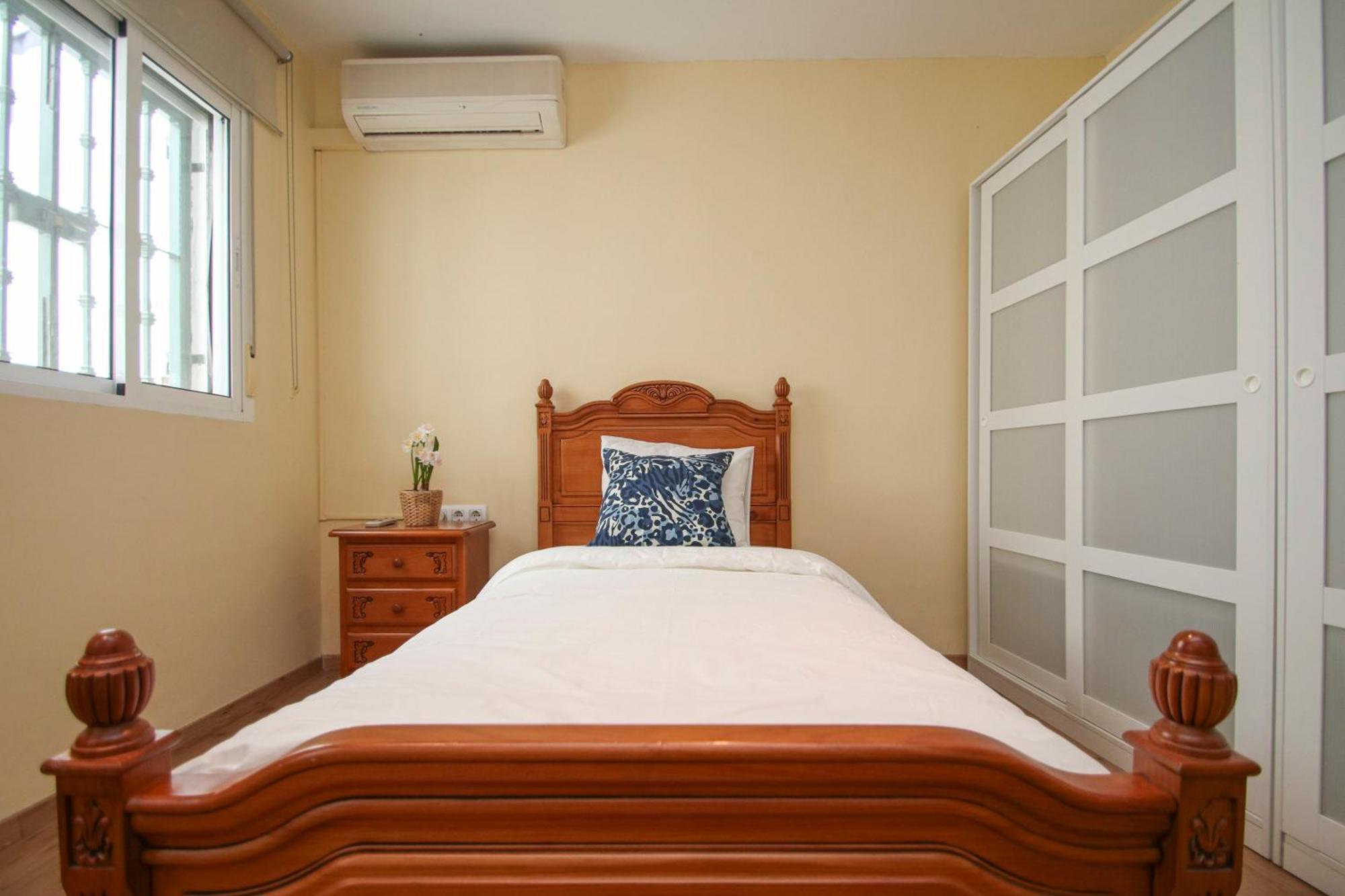 Spacious 2 Bedroom Apt In The Heart Of Triana Севилья Экстерьер фото