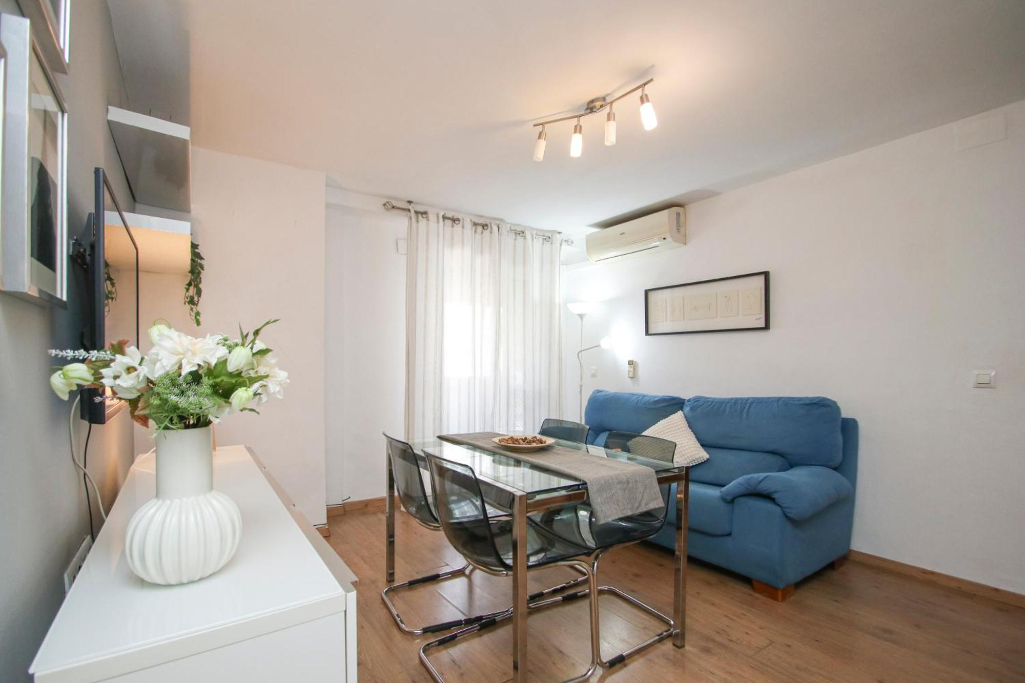 Spacious 2 Bedroom Apt In The Heart Of Triana Севилья Экстерьер фото